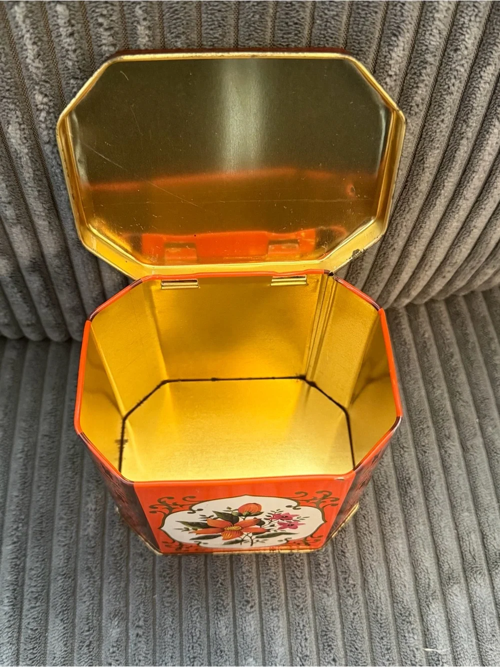 1970s vintage tin container